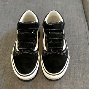 Classic black and white vans. Size 8 women.